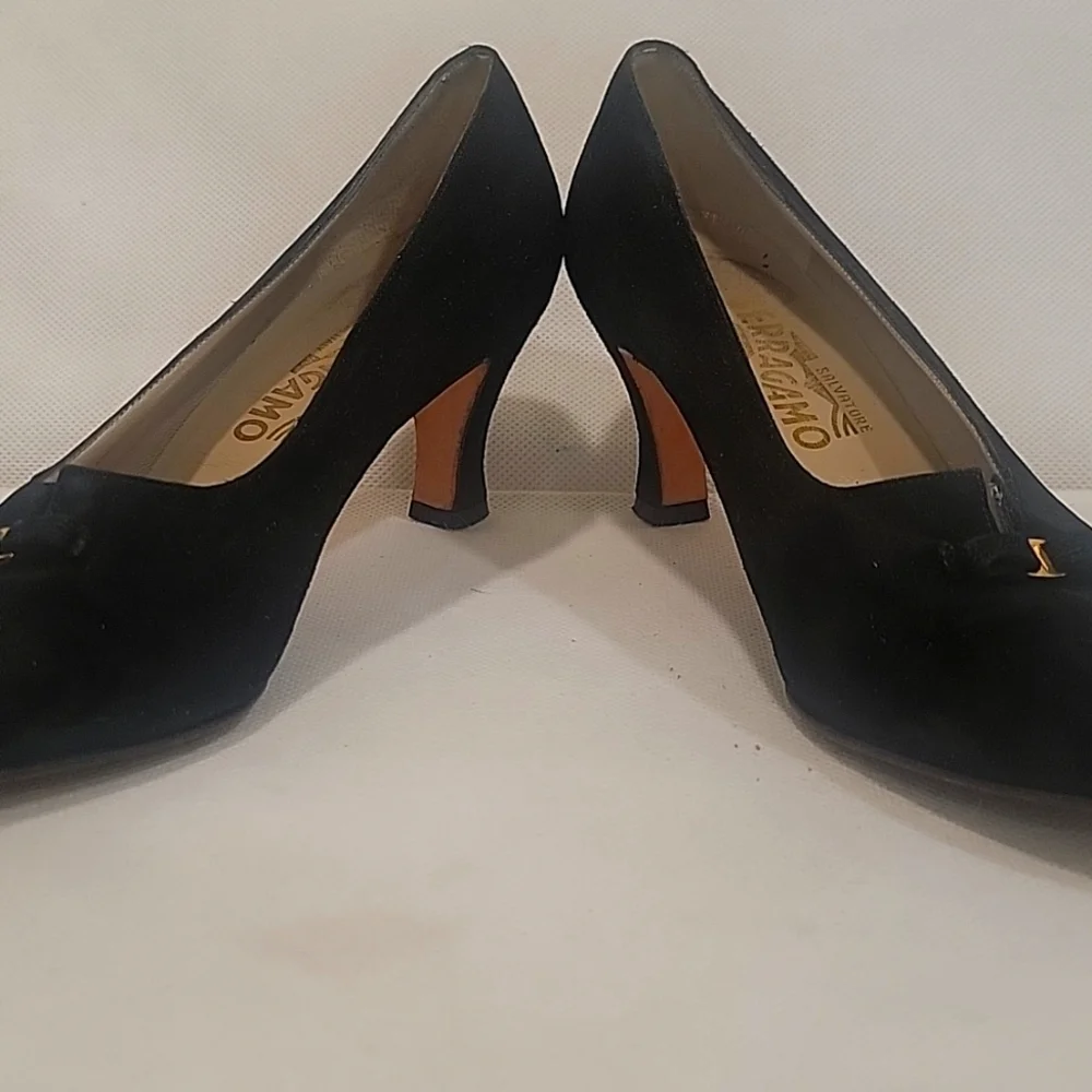SALVATORE FERRAGAMO BLACK SUEDE 2-3/4